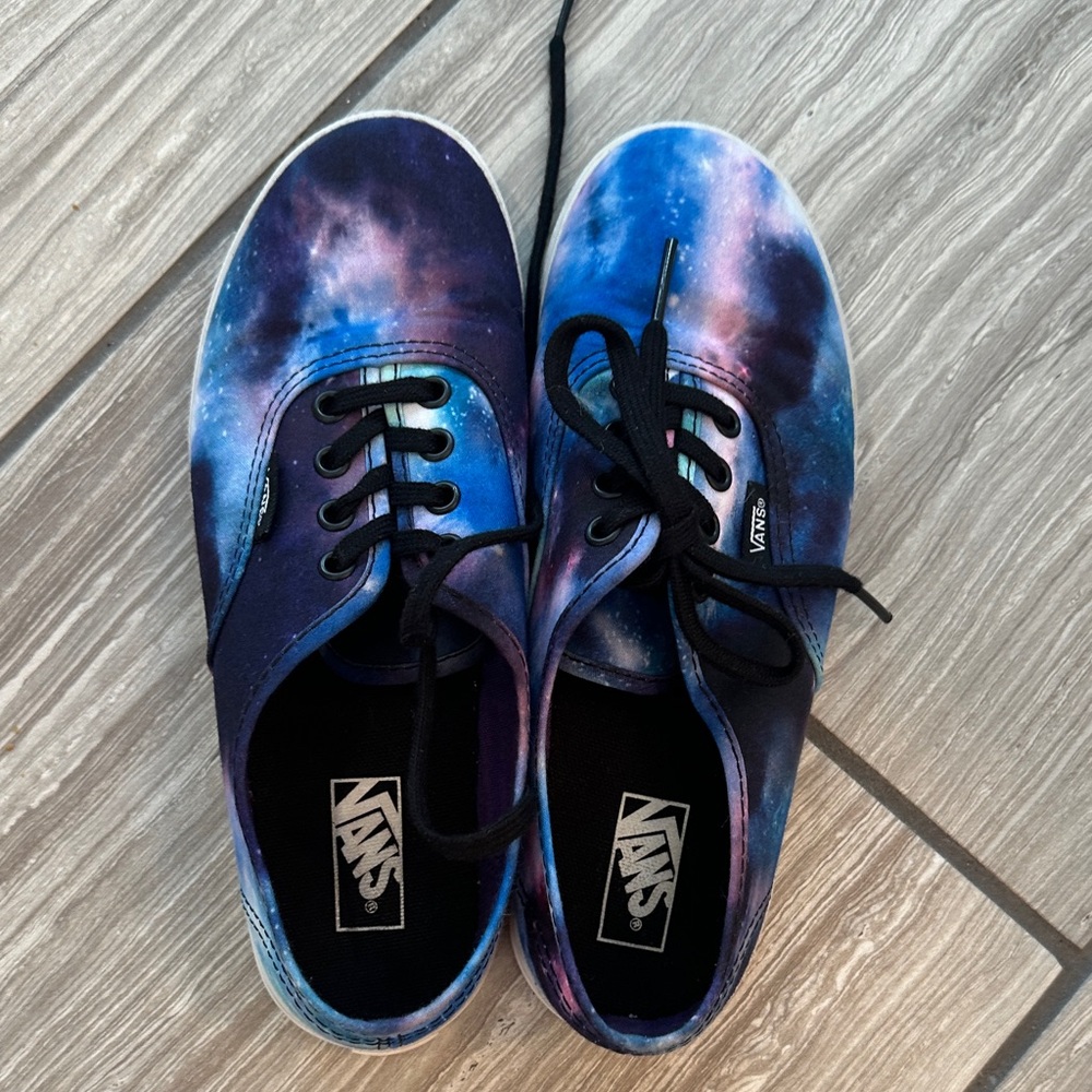 Vans Galaxy Print girls/Women's Sneakers - Blue and Purple